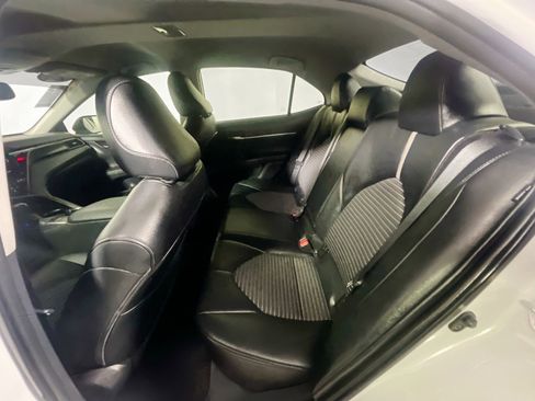 Used 2022 Toyota Camry SE image 29