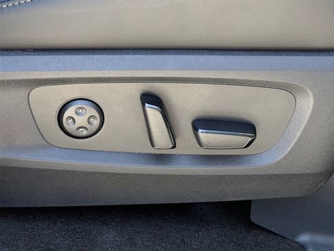 New 2026 INFINITI QX60 Luxe image 24