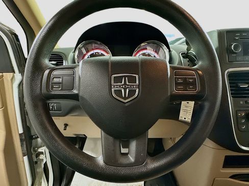 Used 2014 Dodge Grand Caravan SE w/ Quick Order Package 29E SE FWD image 12