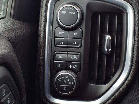 Used 2022 Chevrolet Silverado 1500 LT Trail Boss w/ Safety Package AWD/4WD image 22
