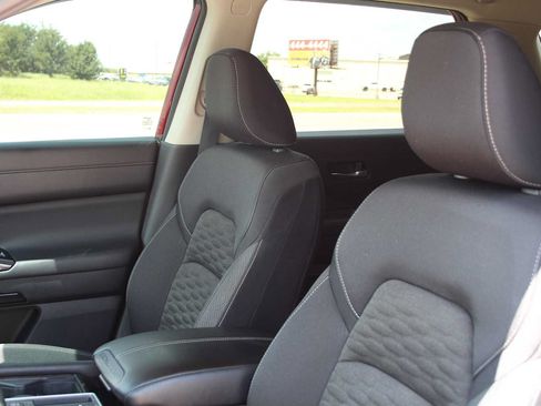 Used 2022 Nissan Pathfinder SV FWD image 29
