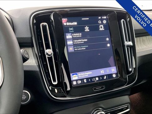 Certified 2023 Volvo XC40 B5 Ultimate w/ Protection Package Premier image 9