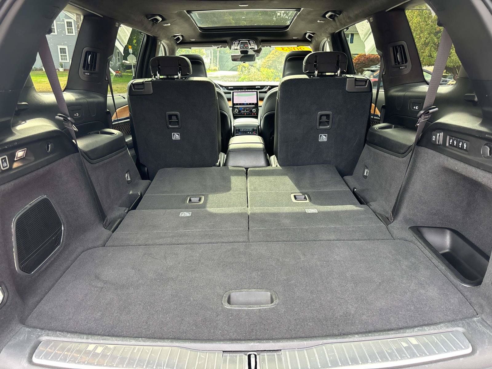 Used 2023 Jeep Grand Cherokee L Summit AWD/4WD image 16