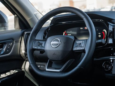 New 2026 Nissan Pathfinder Platinum AWD/4WD image 16
