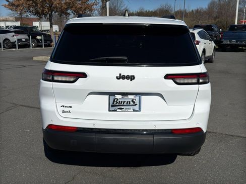 Used 2024 Jeep Grand Cherokee L Altitude image 6