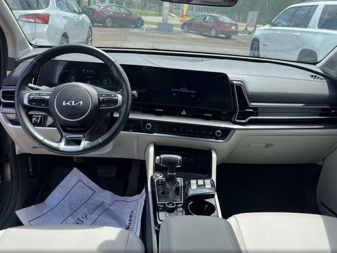 Used 2024 Kia Sportage EX image 9