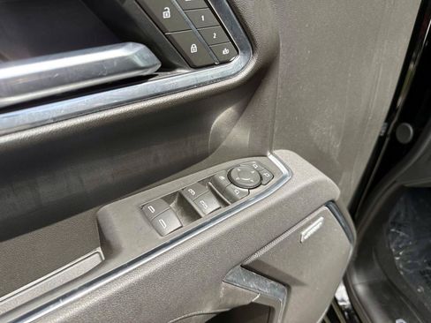 Used 2025 GMC Sierra 1500 SLT w/ SLT Premium Plus Package AWD/4WD image 19