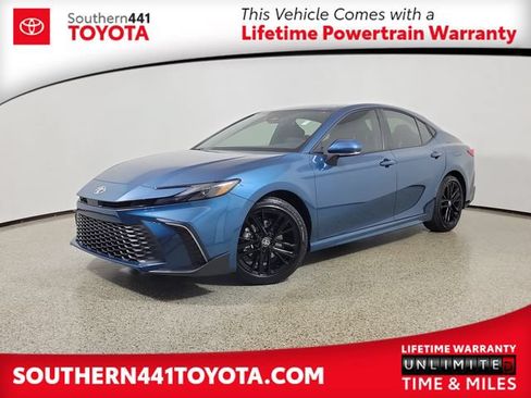 Used 2026 Toyota Camry SE FWD image 1
