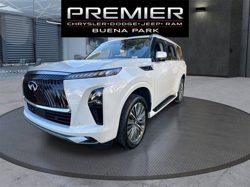 Used 2025 INFINITI QX80 Luxe image 3