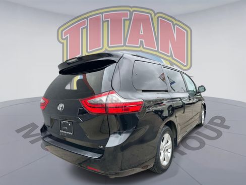 Used 2020 Toyota Sienna LE FWD image 2