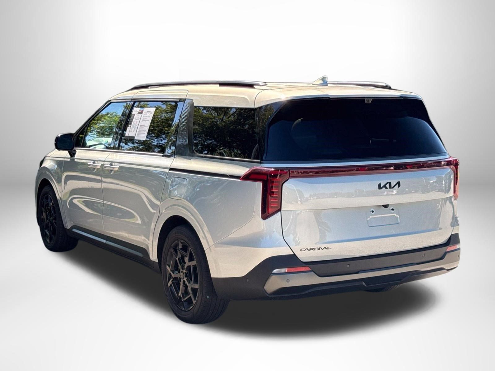 Used 2025 Kia Carnival SX Prestige FWD image 3