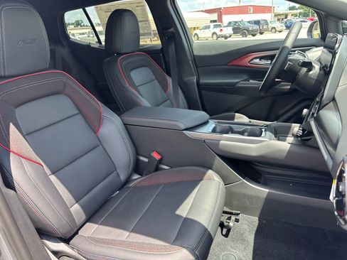 New 2025 Chevrolet Equinox EV RS image 17