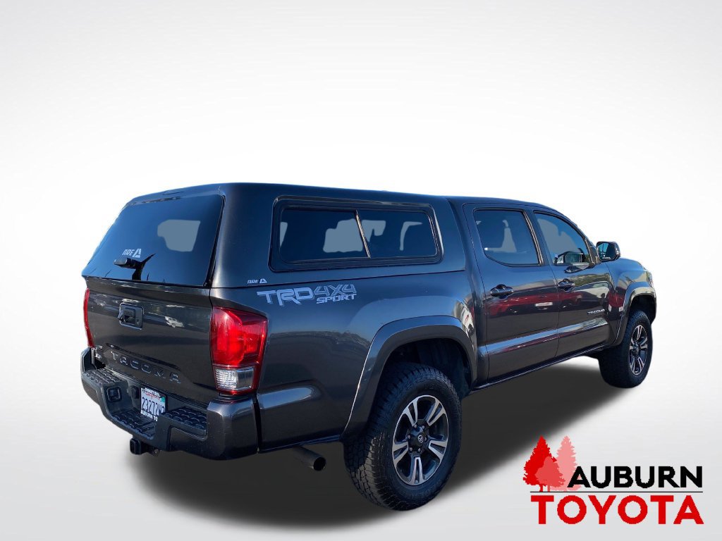 Used 2017 Toyota Tacoma TRD Sport w/ Tow Package AWD/4WD image 5