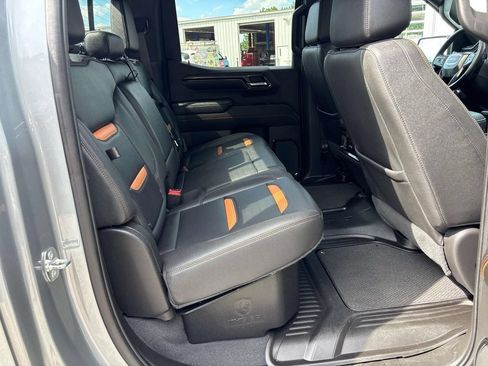Used 2023 GMC Sierra 1500 AT4 w/ Technology Package AWD/4WD image 17