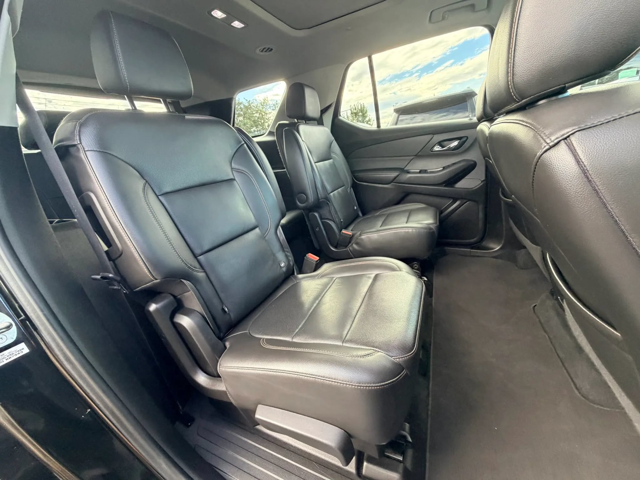 Used 2021 Chevrolet Traverse Premier w/ Redline Edition AWD/4WD image 25