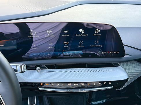 Used 2025 Cadillac Optiq Sport 1 w/ LPO, Floor Liner Package image 30