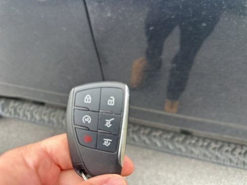 Used 2022 Chevrolet Tahoe Z71 image 12