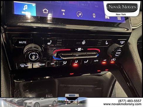 Used 2023 Jeep Grand Cherokee Limited AWD/4WD image 23