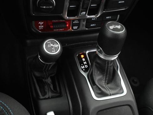 Used 2025 Jeep Wrangler Unlimited Rubicon 4xe w/ Safety Group AWD/4WD image 16