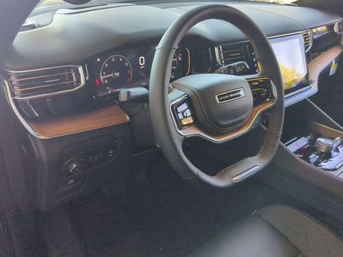 Used 2024 Jeep Grand Wagoneer Series III w/ Rear Seat Video Group 1 AWD/4WD image 19