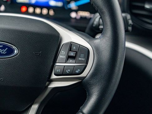 Used 2022 Ford Explorer XLT image 19