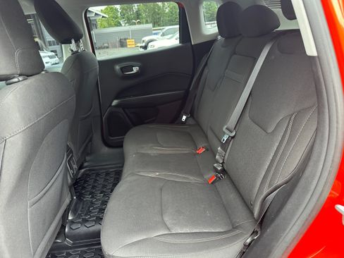 Used 2018 Jeep Compass Sport AWD/4WD image 10