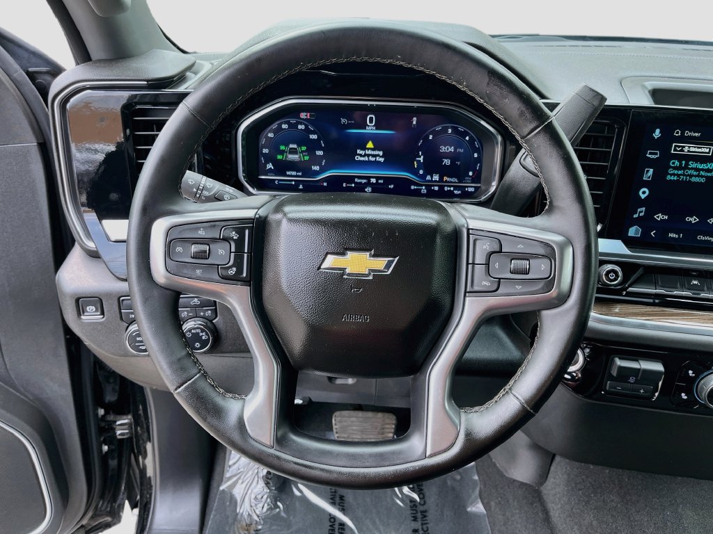 Used 2025 Chevrolet Silverado 1500 LT AWD/4WD image 11