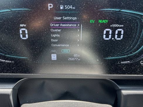 Used 2025 Kia Niro LX FWD image 9