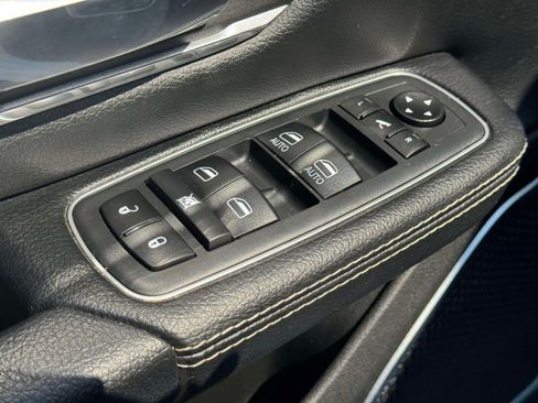 Used 2020 RAM 1500 Laramie AWD/4WD image 17