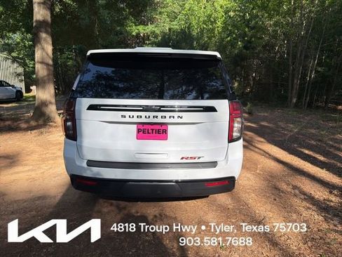 Used 2023 Chevrolet Suburban RST w/ Luxury Package RWD image 10