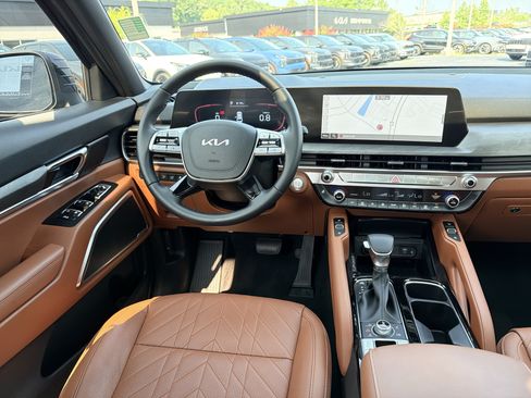 Used 2025 Kia Telluride EX X-Line AWD/4WD image 3