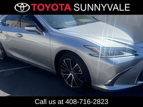 Used 2025 Lexus ES 300h w/ Premium Package image 1