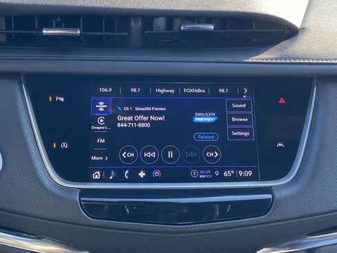 Used 2023 Cadillac XT6 Luxury image 26