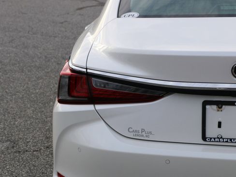 Used 2019 Lexus ES 350 Ultra Luxury image 6