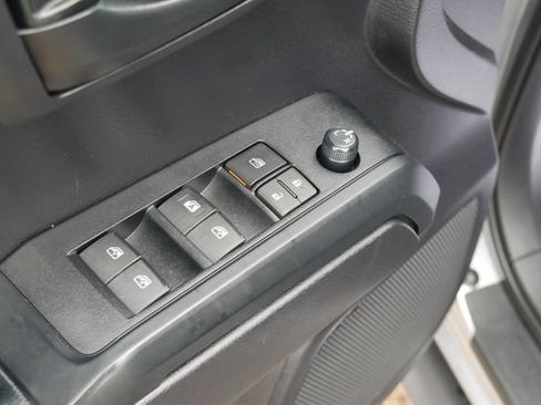 Used 2020 Toyota Tacoma SR AWD/4WD image 13