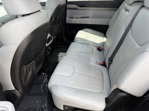 Used 2022 Hyundai Palisade SEL w/ 8P Bench Seat Package AWD/4WD image 16