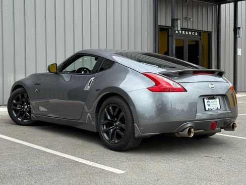 Used 2017 Nissan 370Z Coupe RWD image 7