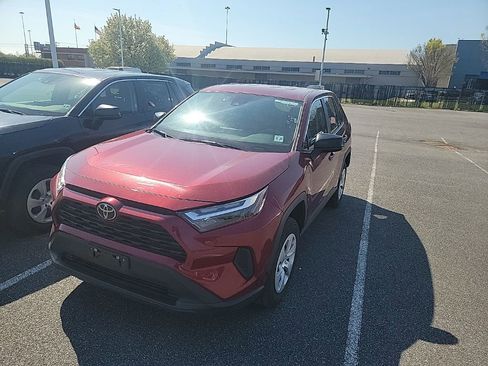 Used 2024 Toyota RAV4 LE AWD/4WD image 2