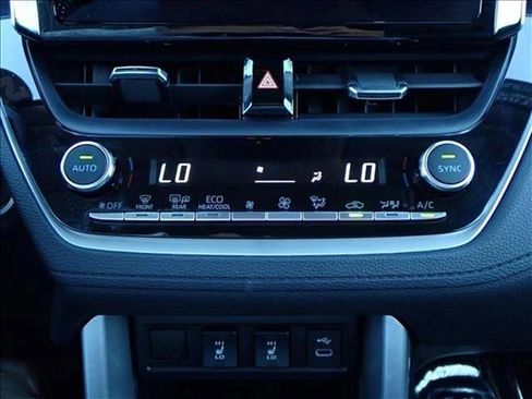 Used 2023 Toyota Corolla Cross XLE image 20