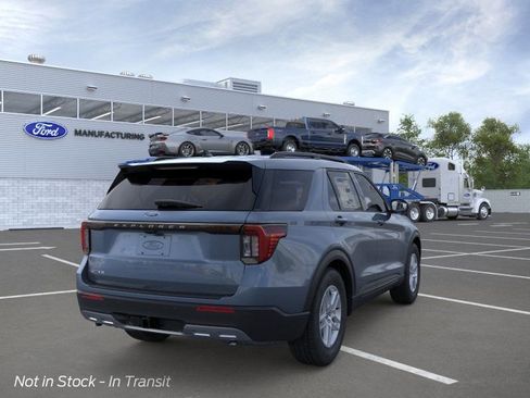 New 2026 Ford Explorer Active RWD image 8