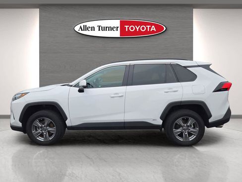 Used 2024 Toyota RAV4 LE image 12