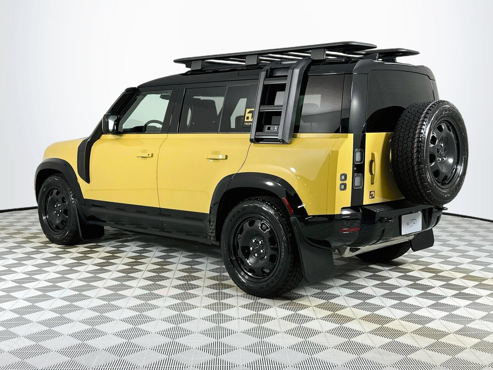New 2026 Land Rover Defender 110 AWD/4WD image 7