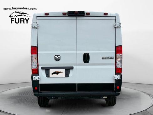 Used 2025 RAM ProMaster 2500 w/ Quick Order Package 22G SLT FWD image 4