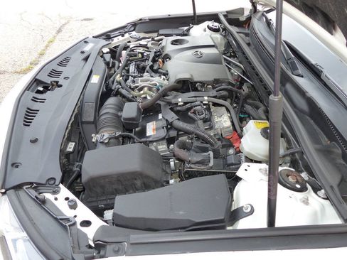 Used 2018 Toyota Camry LE FWD image 18