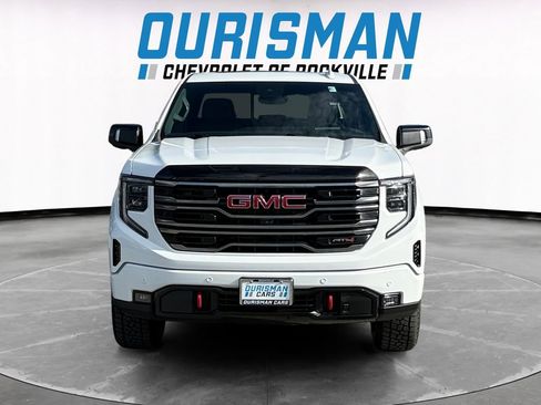 Used 2025 GMC Sierra 1500 AT4 w/ Technology Package AWD/4WD image 8