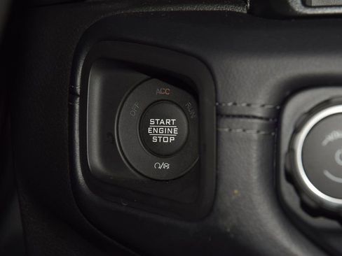 Used 2025 Jeep Gladiator Rubicon w/ Convenience Group image 36