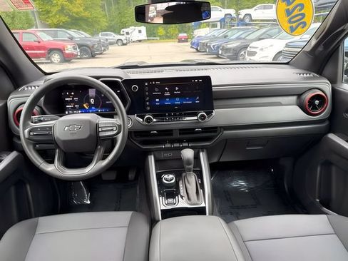 Used 2024 Chevrolet Colorado Trail Boss w/ Advanced Trailering Package AWD/4WD image 19
