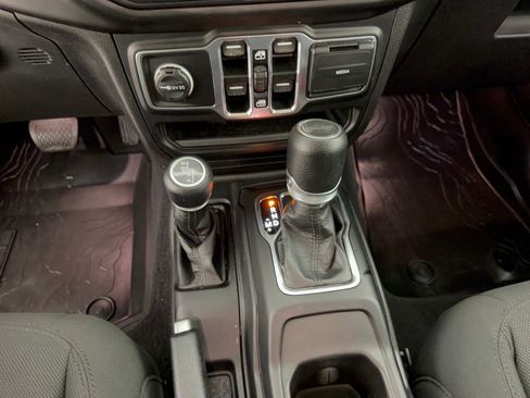 Used 2023 Jeep Wrangler Unlimited Sport AWD/4WD image 21
