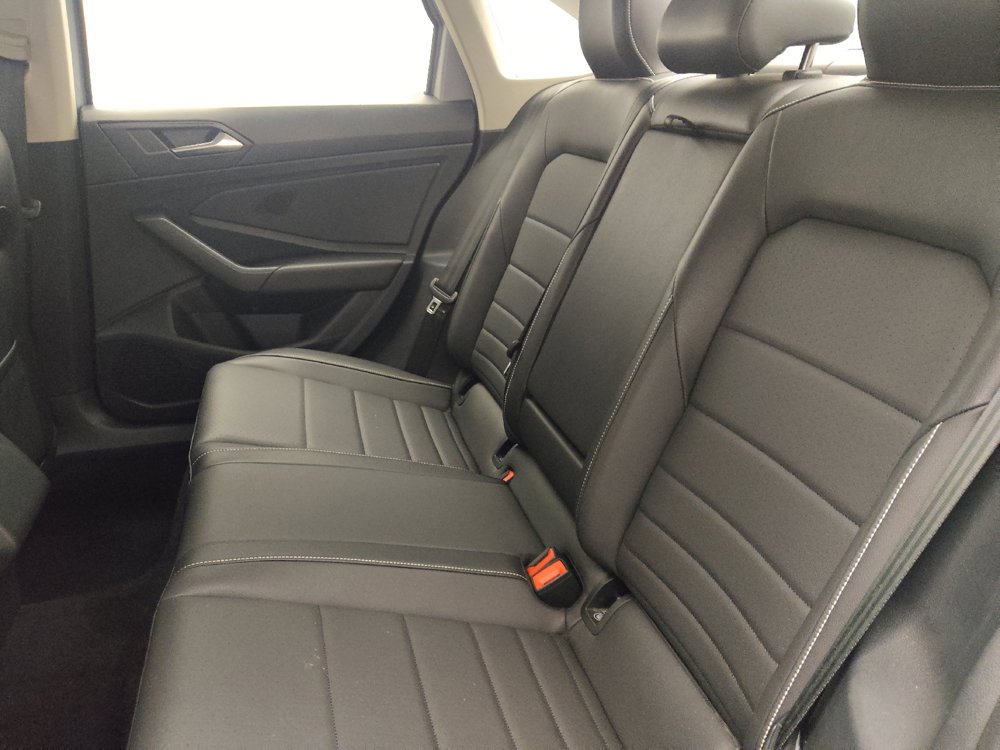 Used 2024 Volkswagen Jetta SE FWD image 18