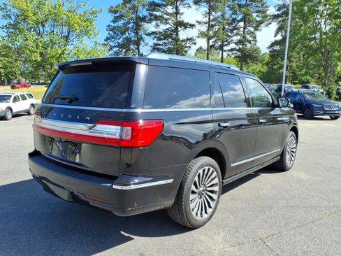 Used 2019 Lincoln Navigator Reserve AWD/4WD image 3